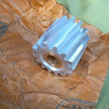 Genuine LAND ROVER SERIES OIL PUMP GEAR  278109-NEW- 4cyl and 6 cyl-....