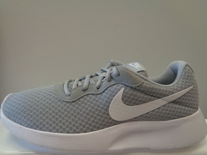 nike tanjun 28