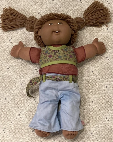 CABBAGE PATCH KIDS AFRICAN AMERICAN GIRL DOLL 2004 Bell Bottom Jeans & 2 Teeth