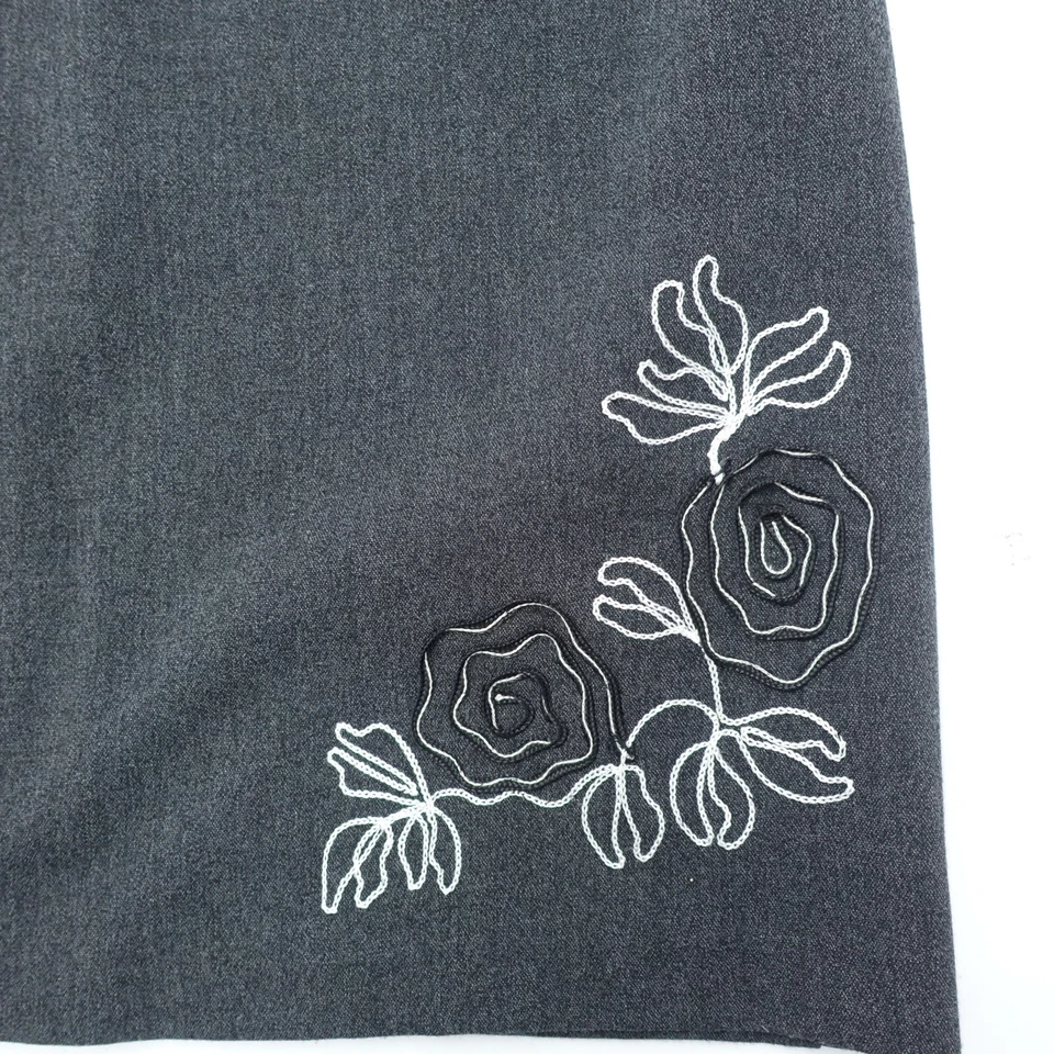 Falda recta y lápiz Dressbarn para mujer 8 gris poliéster elástico bordado Foto 2 de 4