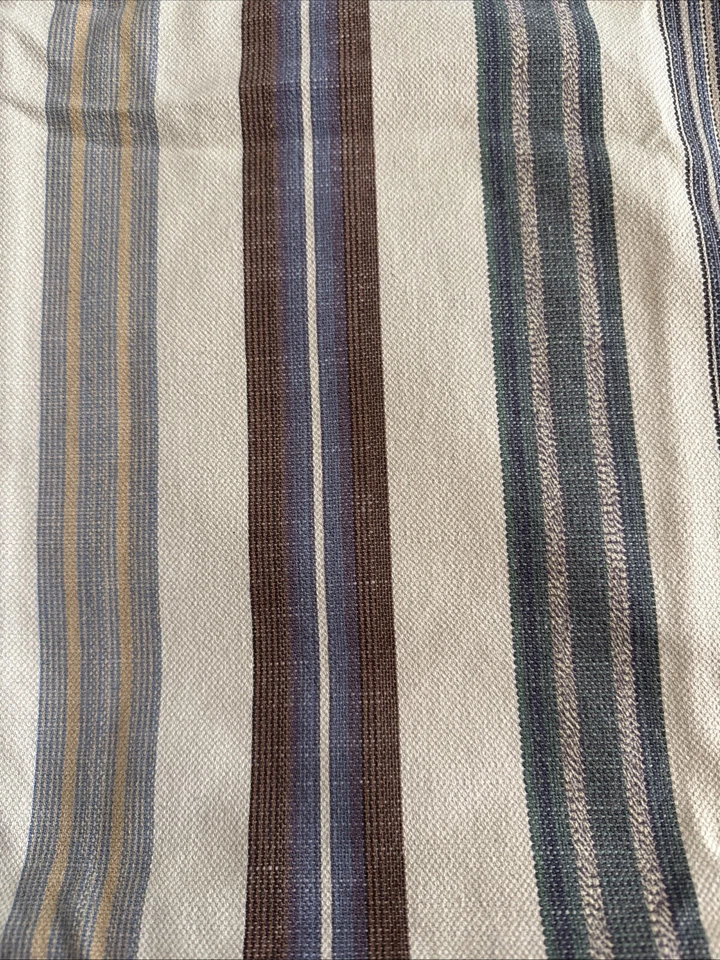 FUNDA DE ALMOHADA A RAYAS KASH GRANERO CERÁMICA en CLÁSICO CUADRADO NATURAL 24” Foto 2 de 4