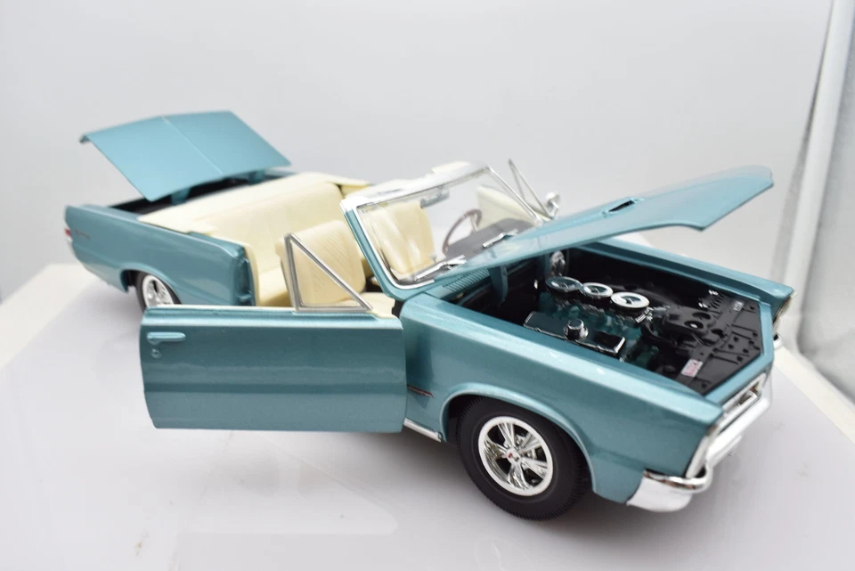 Modellini auto americane scala 1:18 PONTIAC GTO cabriolet diecast collezione car - Immagine 2 di 3