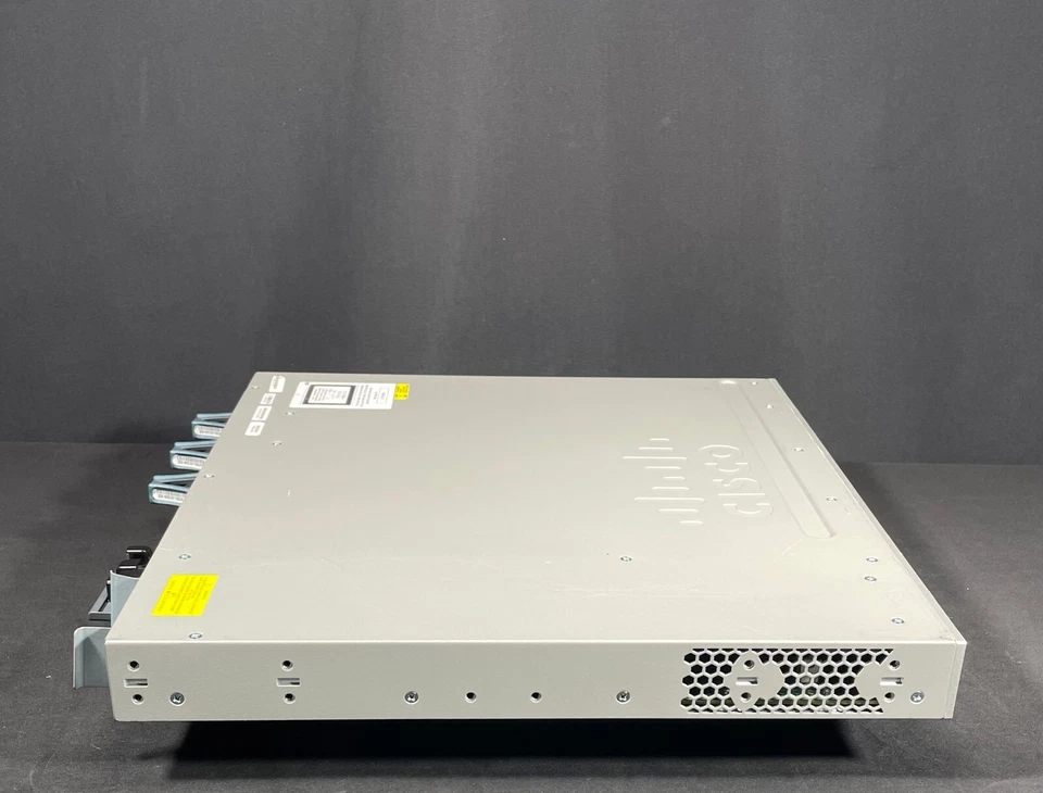 Cisco WS-C3850-24P-S 24 Port PoE Gigabit IP Base Switch - Same Day Shipping - Image 4 of 4