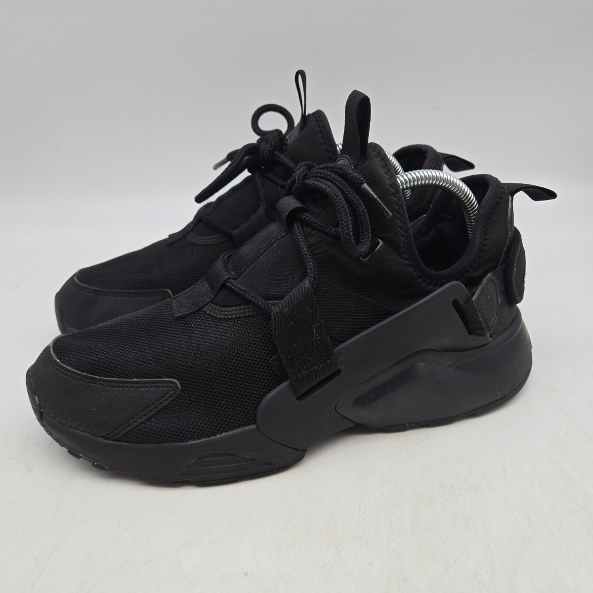 nike air huarache city low black