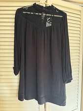 NWT Forever 21 lace Neckline Black Long Sleeve Tunic Size Small
