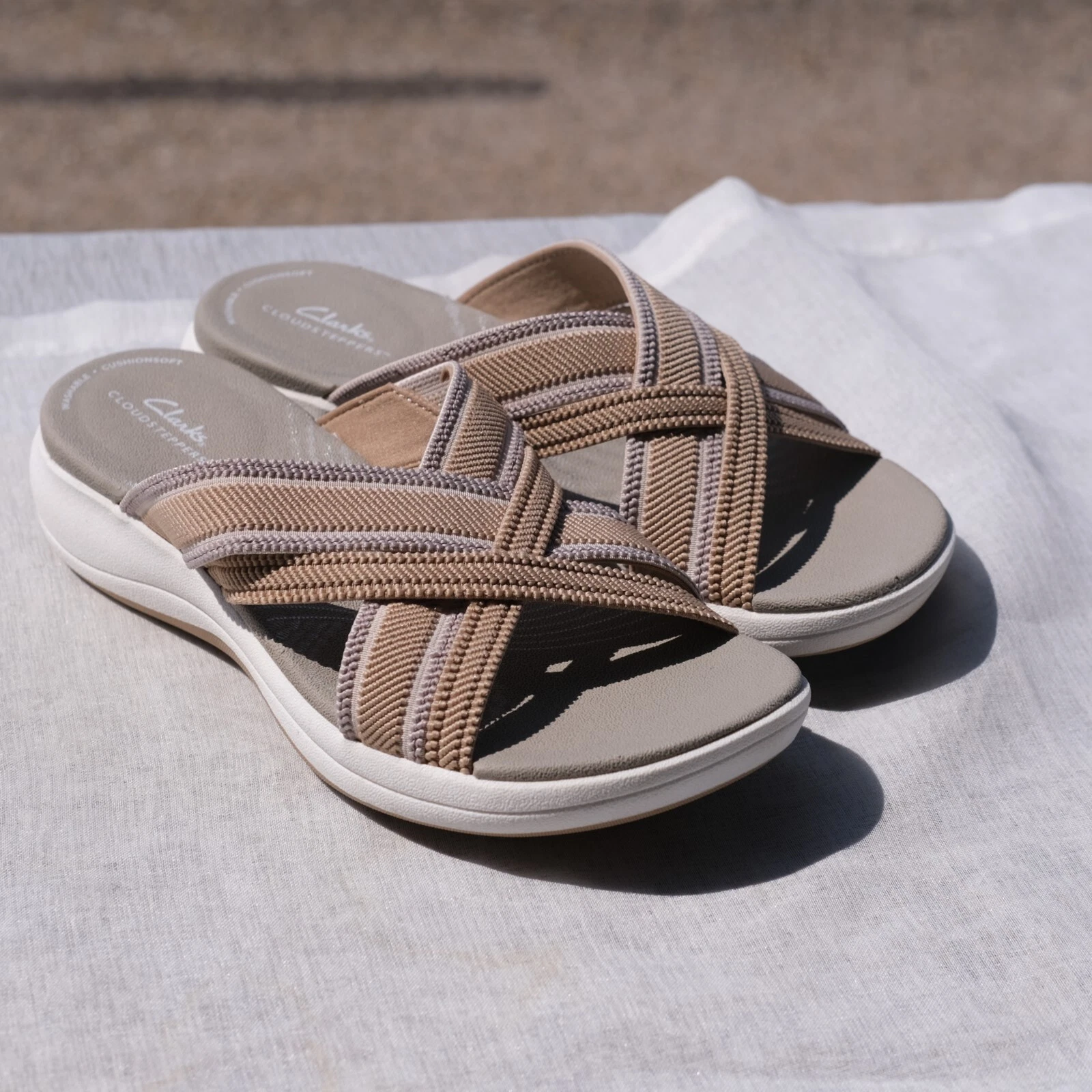 Scarpa da donna Clarks Cloudsteppers Mira Isle 261 59899 marrone sabbia zibellino slide 6 5 W