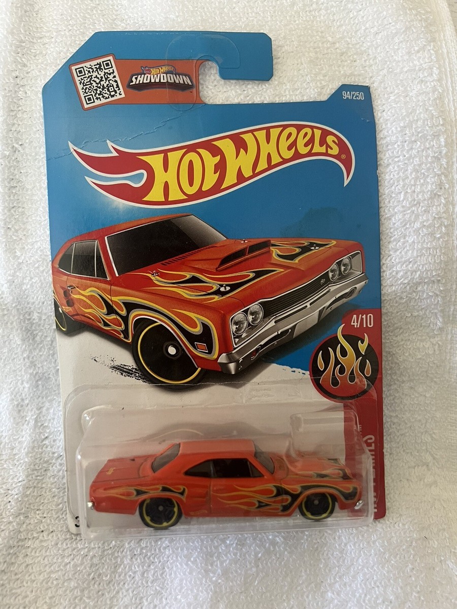 Hot Wheels 4/10 '69 Dodge Coronet Super Bee Muscle Mania-Mopar 12