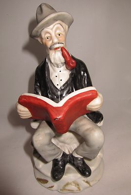 OLD MAN, GRAY BEARD PIP IN HIS MOUTH READING BOOK FIGURINE