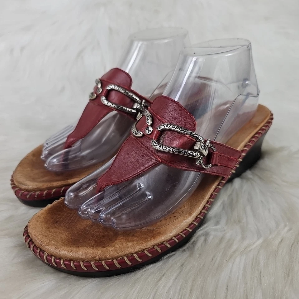 Sandalias MINNETONKA 70406 de cuero rojo con tanga deslizables para mujer talla US 10 Foto 4 de 4