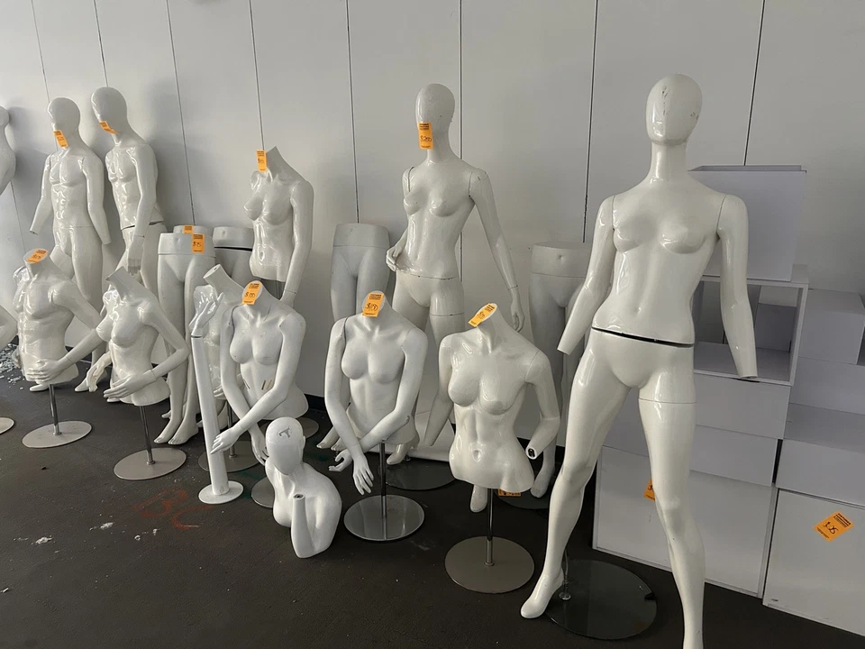 Maniquí de fibra de vidrio de cuerpo completo de 6 pies moderno y abstracto masculino y femenino, soportes Foto 2 de 4