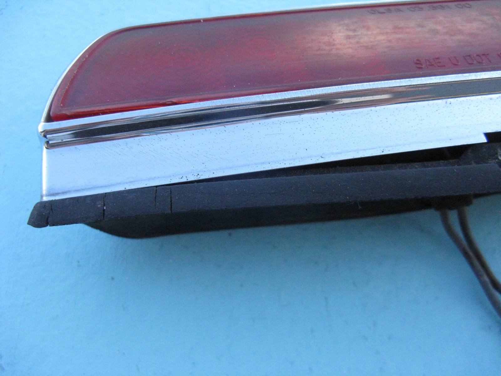 89 90 91 CHRYSLER TC BY MASERATI REAR TRUNK 3RD THIRD BRAKE LIGHT LAMP USED OEM