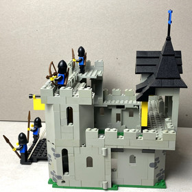 Vintage LEGO: Black Falcons Fortress 6074 Complete w/2 Cracked Flags - Pre-Owned