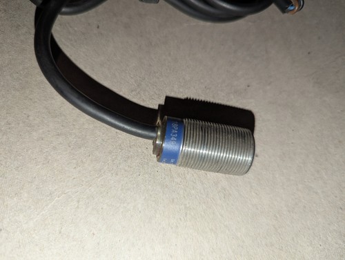 NEW TELEMECANIQUE XS1-N18PA349 PROXIMITY SWITCH 091156 12-24V NWB - Picture 2 of 8