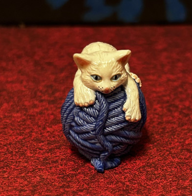 Ü Ei Figur weiße Katze Davey Verspielte Hauskatzen, 2001, Ferrero, sammeln
