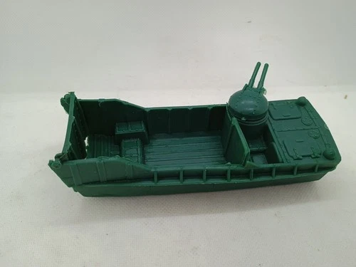 MARX BATTLEGROUND - DARK GREEN LANDING CRAFT W/ RAMP GOOD  HTF ITEM