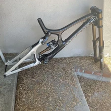 Santa Cruz V10 Carbon Downhill Frameset With Fox 40 Fork