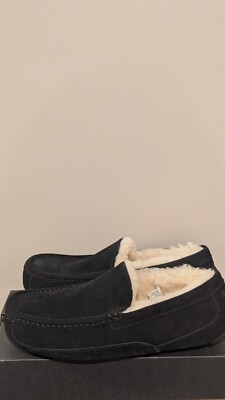 Ugg Australia Men`s Ascot  Black Slipper  Size 8 NIB