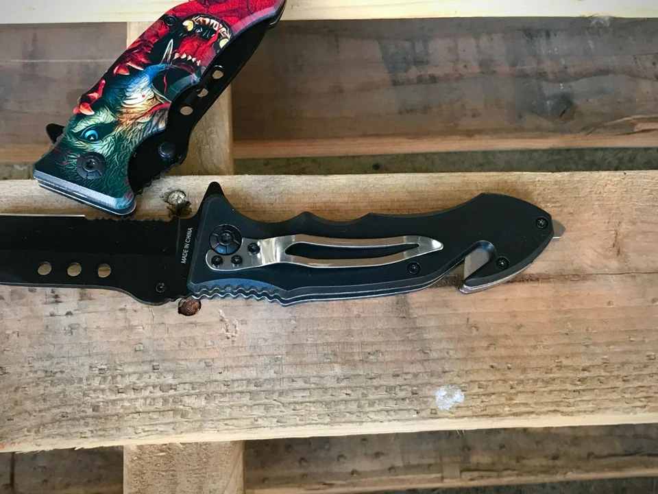 8.5" Wolf big teeth Tactical Spring Assisted EDC Pocket Knife w/Seatbelt Cutter - Image 4 of 4