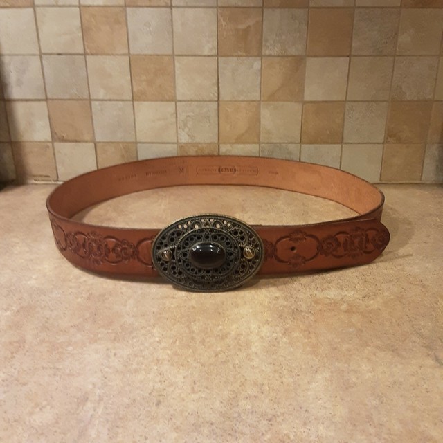 Fossil Women' leather belt sz M brown embossed brass buckle with stone