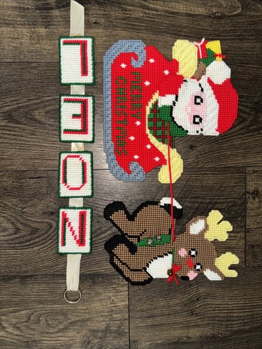 Vintage Handmade Plastic Canvas Yarn Art Santa Reindeer Christmas Decor - Picture 5 of 8