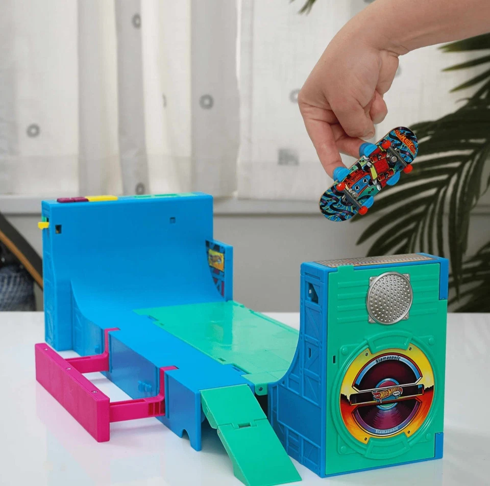 Hot Wheels Boom Box Skate Park Juego con 1 Exclusivo Diapasón Zapatos de Skate Foto 4 de 4