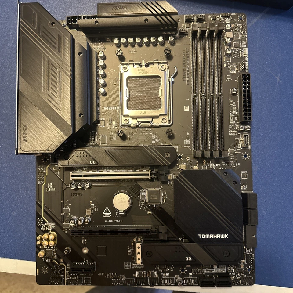 Placa madre MSI MAG B650 TOMAHAWK WiFi AM5 ATX AMD Foto 4 de 4