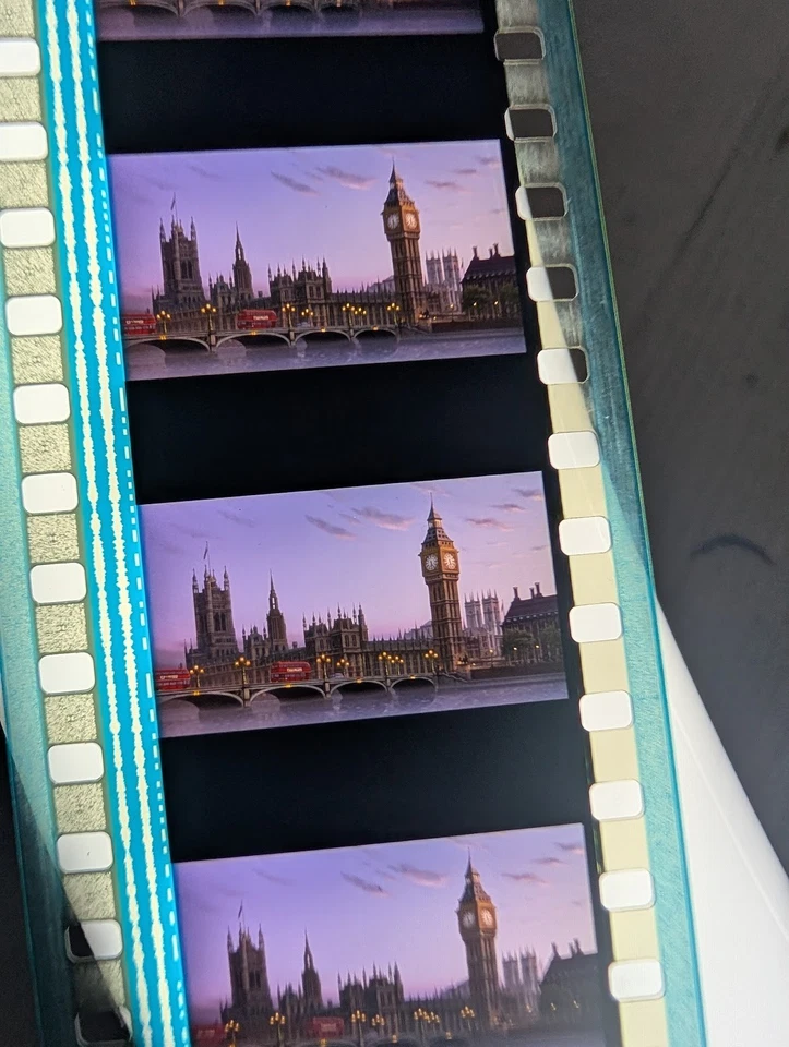 🎞️ 35mm CINEMA FILM Flushed Away 5 REELS Complete movie 2006 - image 3 of 4