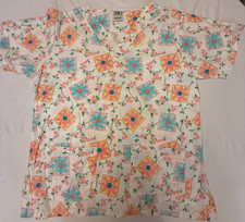 UA Scrubs Uniform Top White w/ Flowers Medium Preowned X-44 