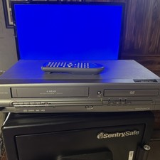 Magnavox MWD2205 DVD/VCR Combo Player DVD Parts Only. Remote Battery Cover Missi