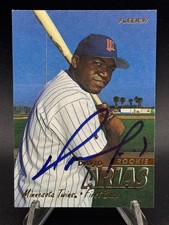 Signed DAVID ORTIZ (ARIAS) Rookie Card 1997 Fleer #512 HOF ? JSA Cert R47686 ?. rookie card picture