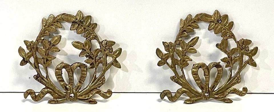 Antiguo par vintage de latón o bronce estilo francés montaje Ormolu Foto 2 de 4