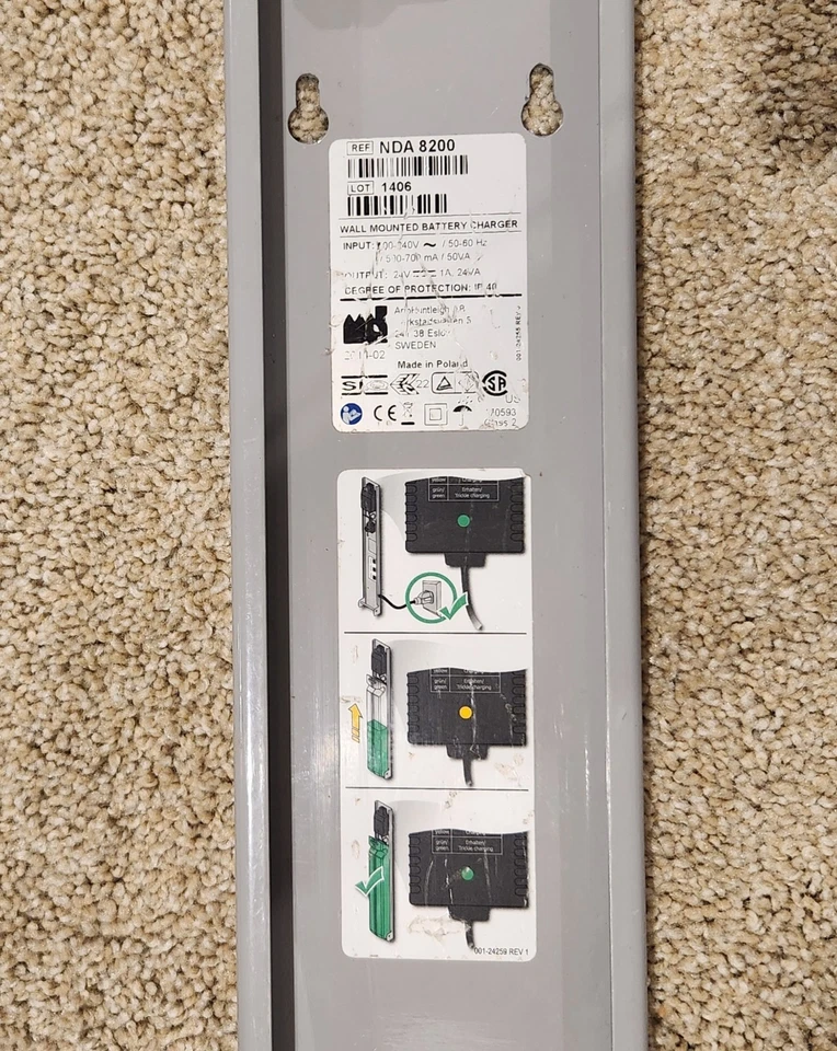 Cargador de Batería Arjo Huntleigh NDA 8200 Sara 3000 Probado Completo Funcionamiento Foto 2 de 3