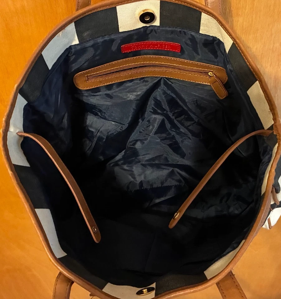 ~~~~~~ BLUE & WHITE STRIPED TOMMY HILFIGER BEACH BAG (SEE PICTURES) ~~~~~~ - Image 4 of 4