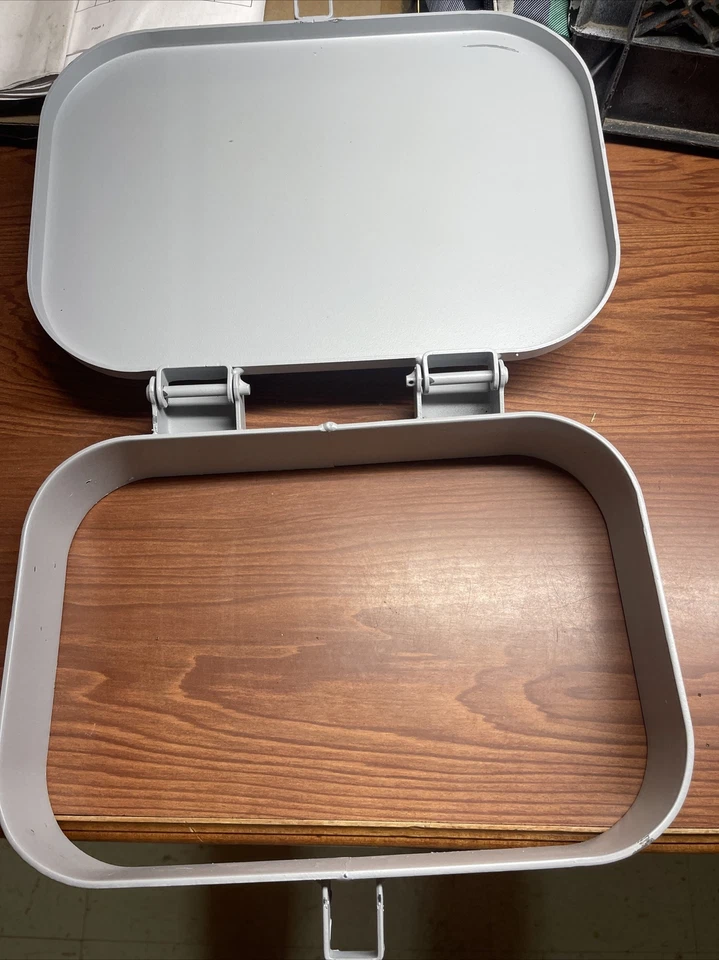 Puerta de Inspección Tsubaki P2SG, 8 X 12 en 1DYG4 Sin Caja Falta Junta y Manija Foto 3 de 3