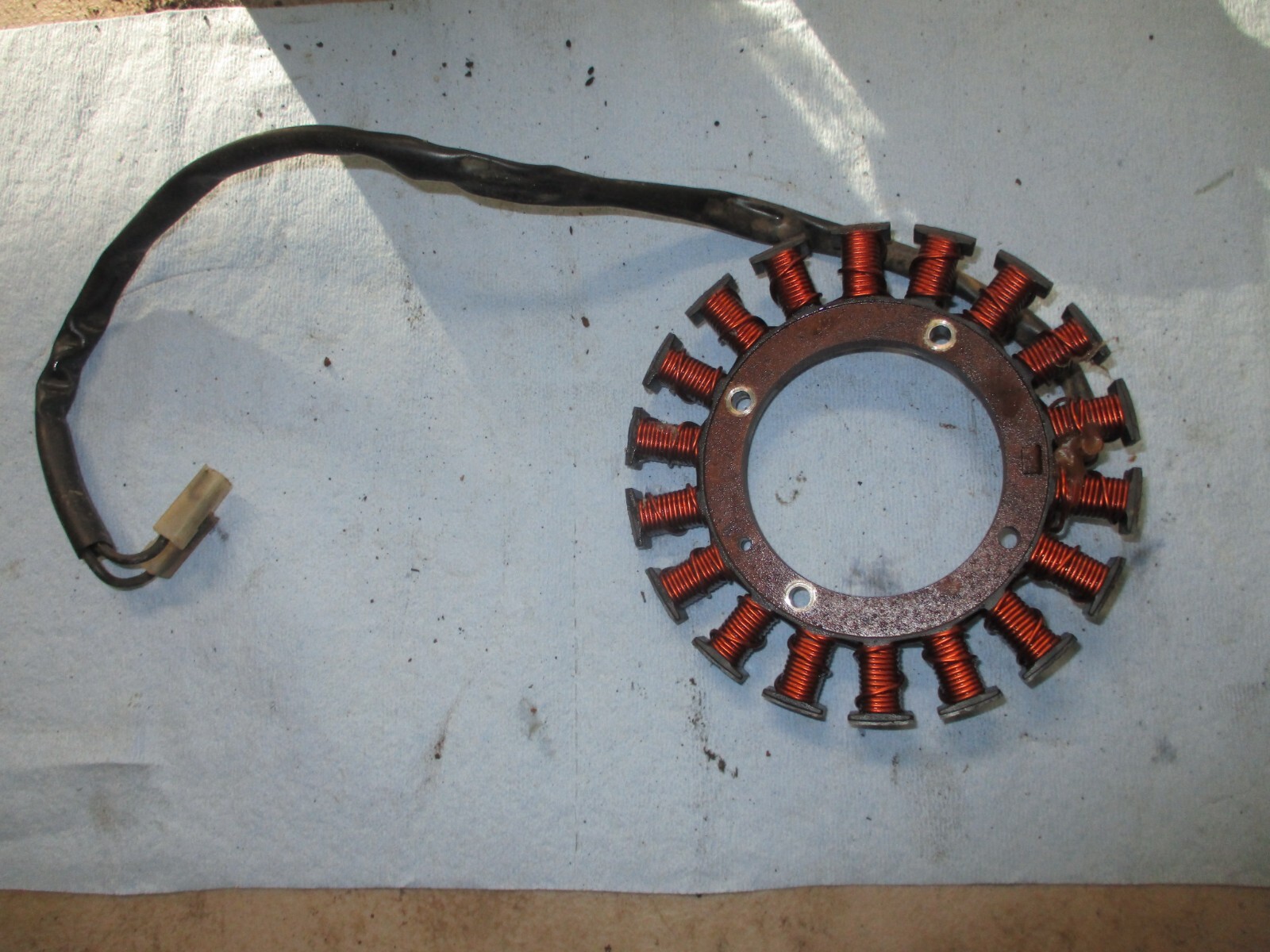 JOHN DEERE 316 318 420 ONAN P218 P220 B43 B48 STATOR HE1911276 (335.