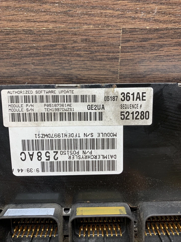 05187361AE | 2008 Jeep Commander 5,7 L HEMI V8 ECM PCM MOTOR ORDENADOR EN OEM Foto 2 de 3