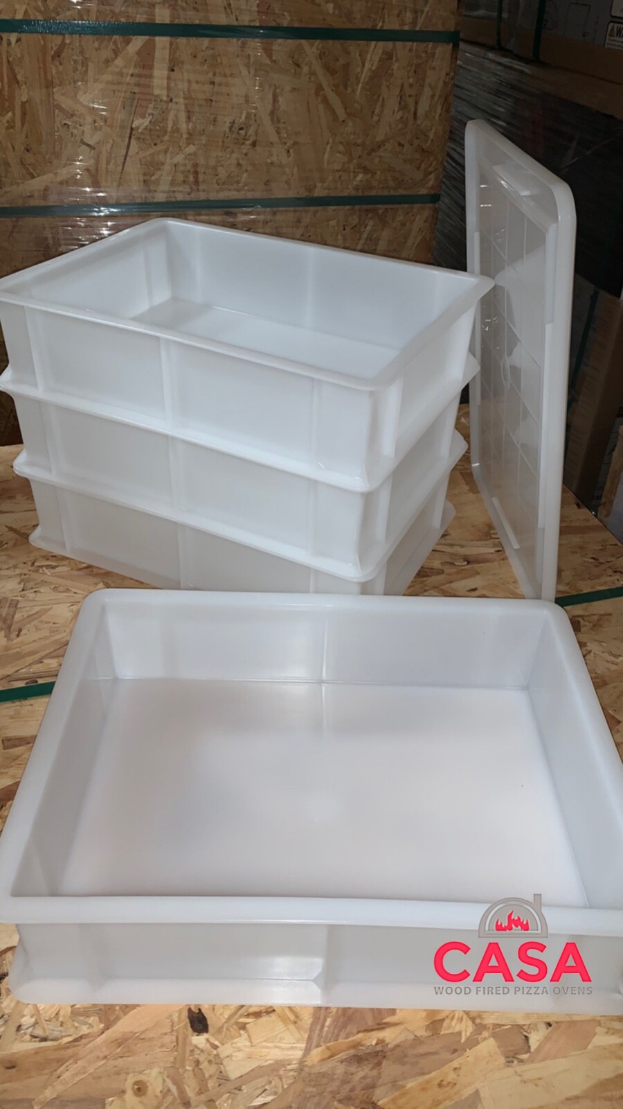 4 x Pizza dough trays with 1 lid 400mm x 300mm white stackable dough