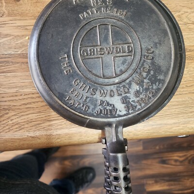 Vintage Griswold  No.8 Cast Iron WAFFLE Maker 886 Without BASE