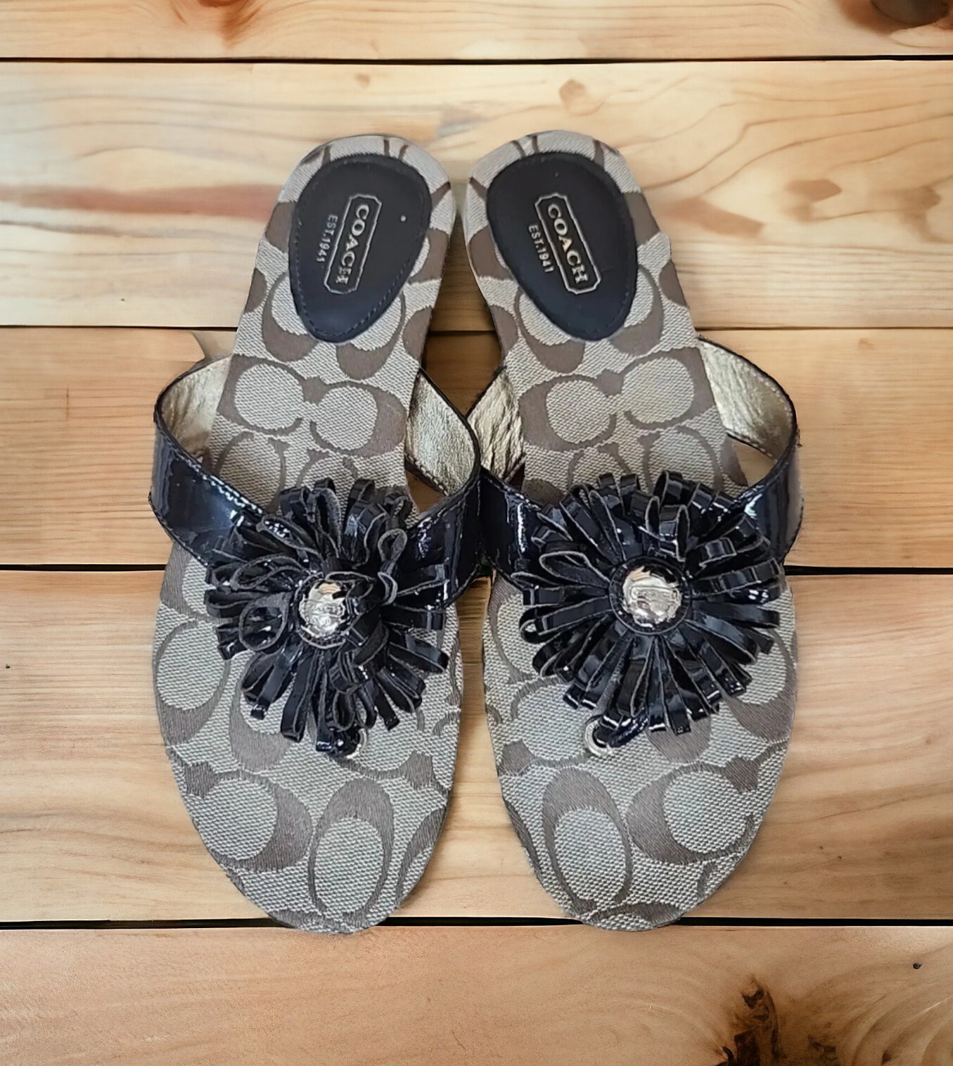 PANTOFOLA D’ORO Sandali Coach Skye Patent Signature Coach Thong donna 6 5 slide A8123 usati in ottime condizioni