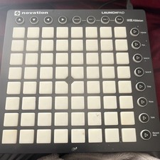 Novation Launchpad Pad Controller MIDI Contro...