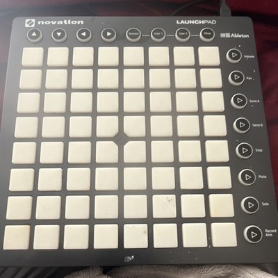 Novation Launchpad Pad Controller MIDI Controller, 64 Pads, USB Out