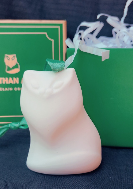 Jonathan Adler Persian Cat Ornament – 2.75" tall  White Porcelain