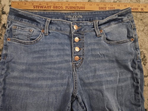 Maurices Distressed Mid Rise Frayed Edge Capris Jeans Size 14 Stretch Button Fly - Picture 7 of 11