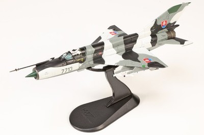 HA0153 Hobby Master MiG-21MF Fishbed-J 1/72 Model Black 7713 Slovak Air Force