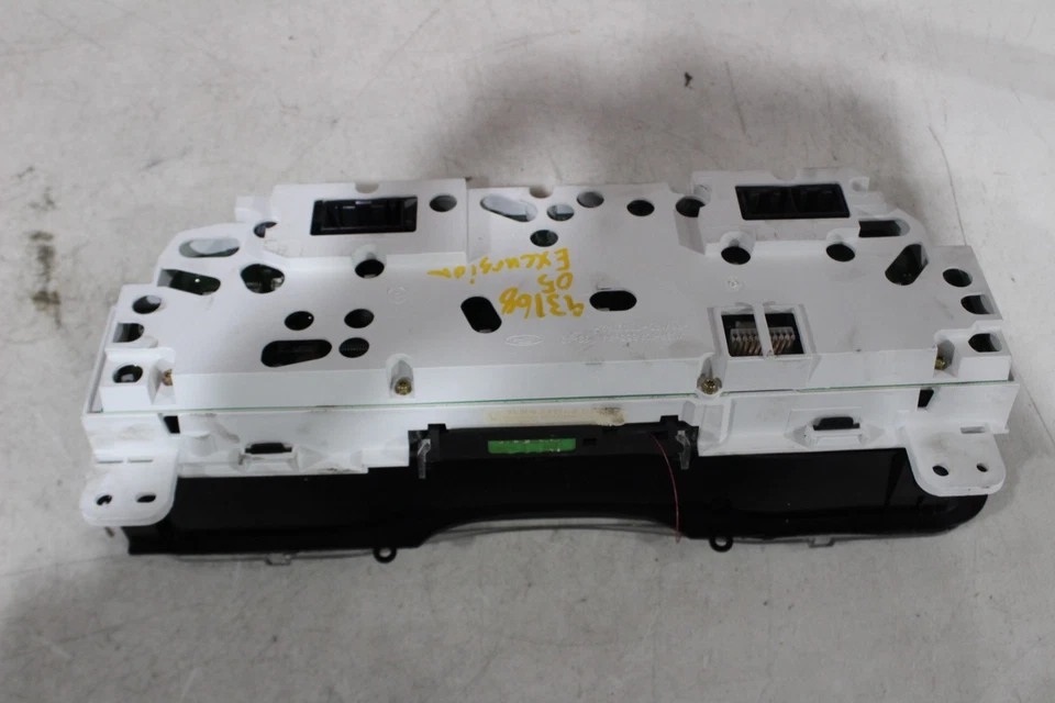 Velocímetro Ford Excursion Gauge Cluster 2004-2005 #093168--44F Foto 2 de 2