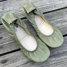 The Storehouse Flats Womens Size 8 Olive Green Foldable Ballet Flats EUC