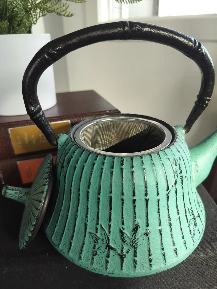 Tetera japonesa vintage, tetusubina, color verde azulado, con colador Foto 4 de 4