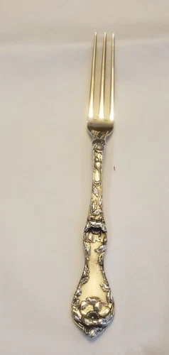 REED & BARTON LES CINQ FLEURS (1900) STERLING SILVER BERRY FORK  ~ NO MONOGRAM