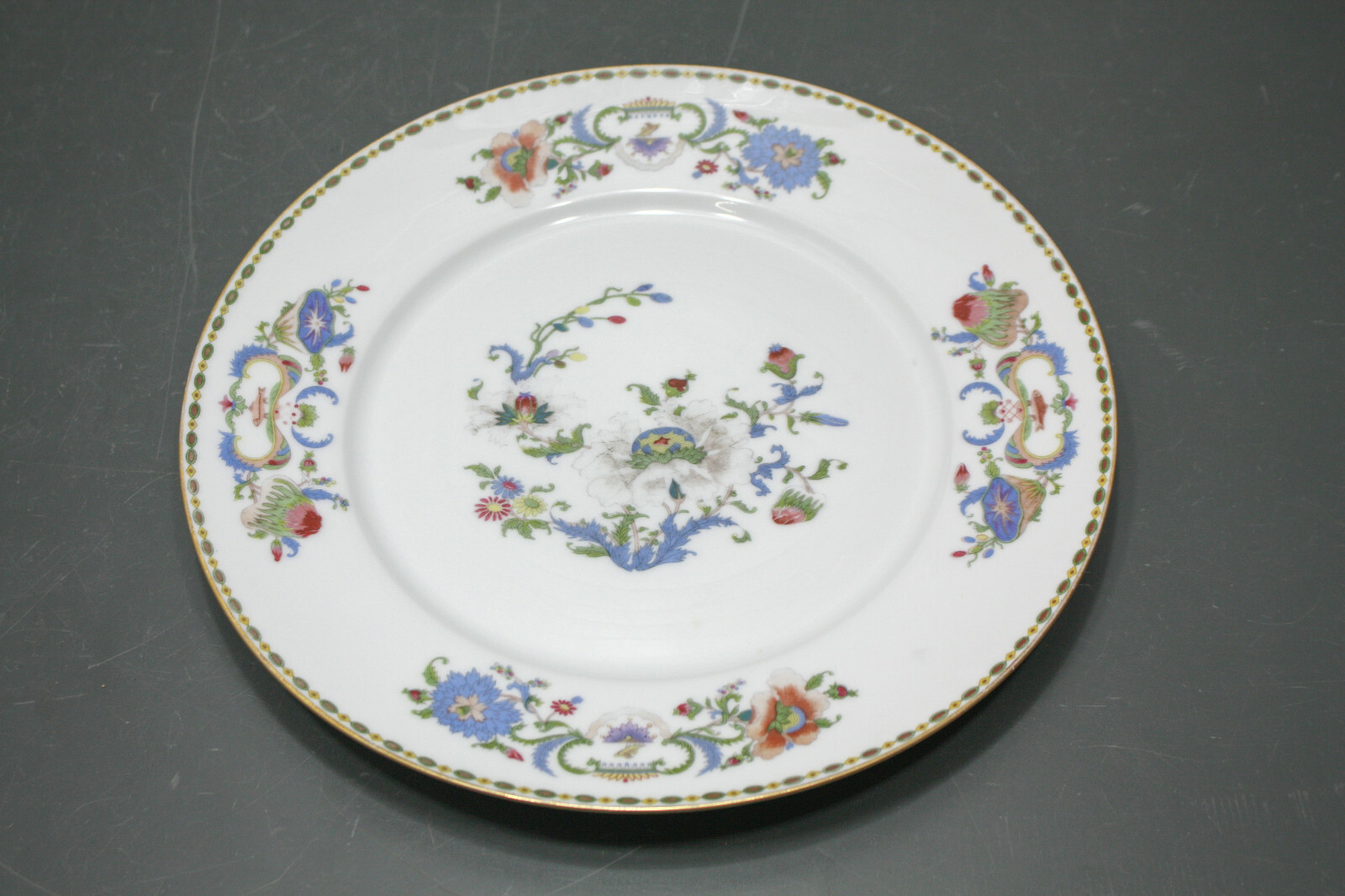 (10) A Raynaud Ceralene Limoges Vieux Chine White, 6 Dinner & 4 Salad Plate Set