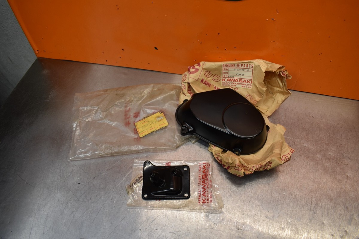 Kページ NOS Kawasaki 1974-1976 KX125 Carburetor cover 14030-069-21